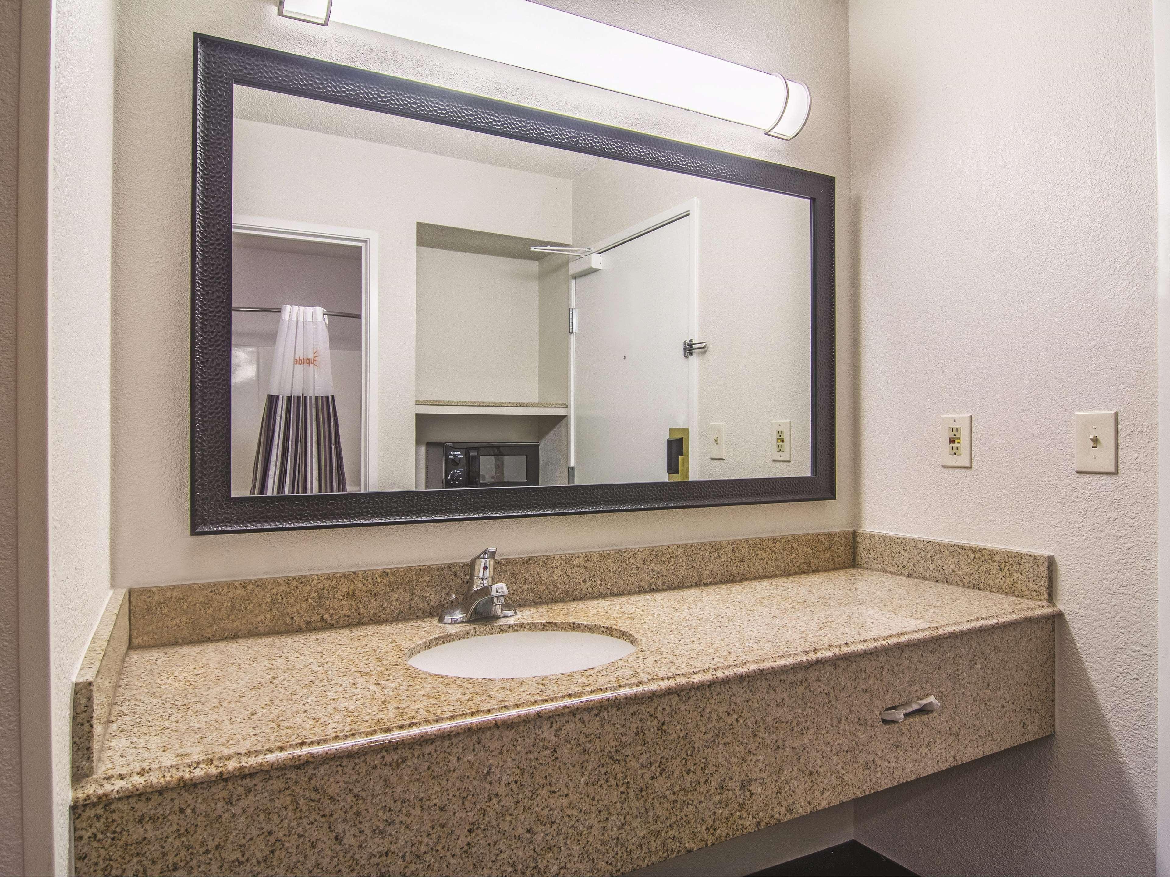 Wingate By Wyndham Brunswick Ga I-95 Hotel Ngoại thất bức ảnh