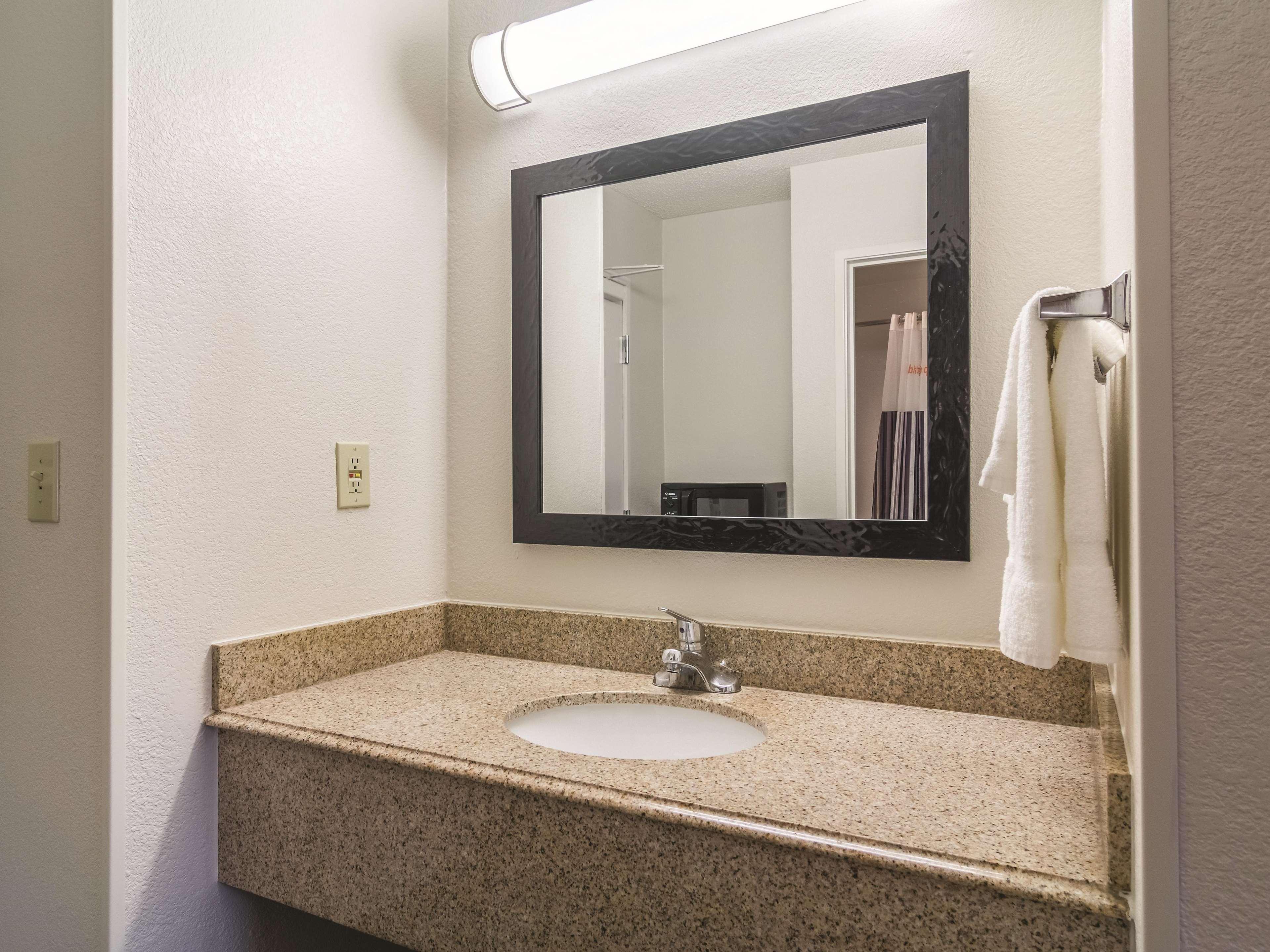Wingate By Wyndham Brunswick Ga I-95 Hotel Ngoại thất bức ảnh